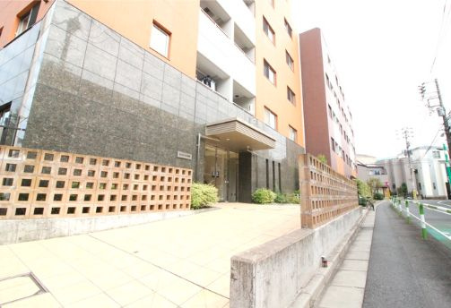 BLESS西巣鴨のエントランス|毎日通るエントランスはこのようになっています