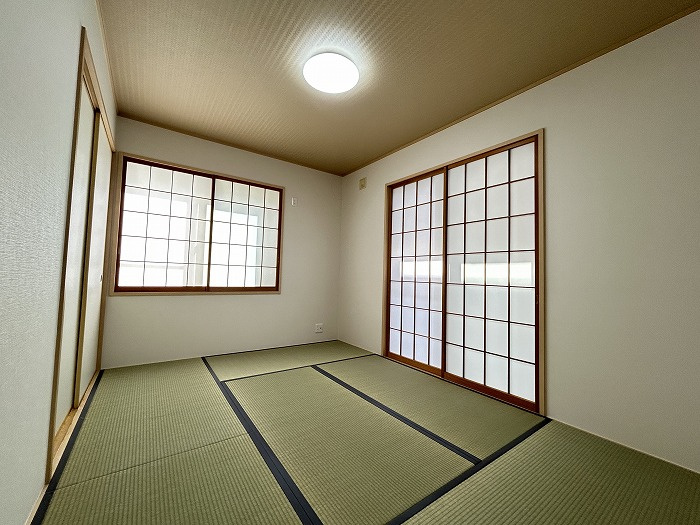 名古屋市南区上浜町の中古一戸建の和室|◇１階和室◇　南面を含む２面採光で明るい和室約６．０畳　押入完備！