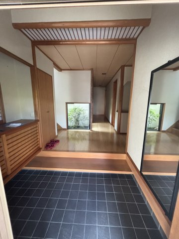 北区大窪5丁目　中古戸建の玄関