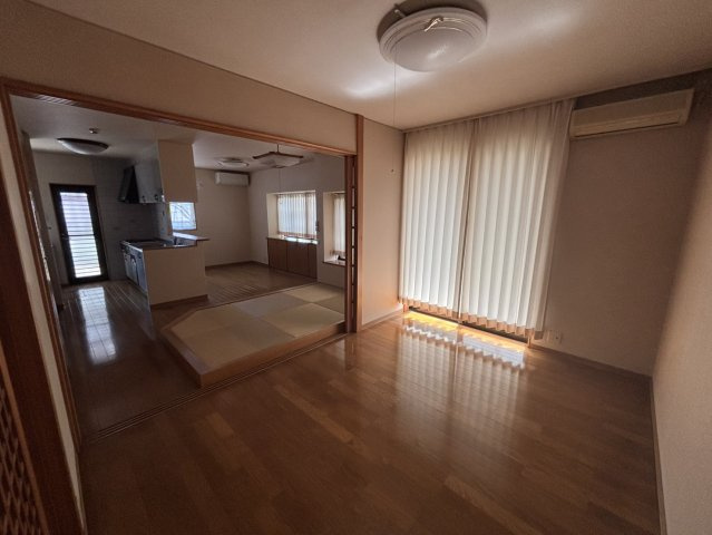 北区大窪5丁目　中古戸建の居間・リビング
