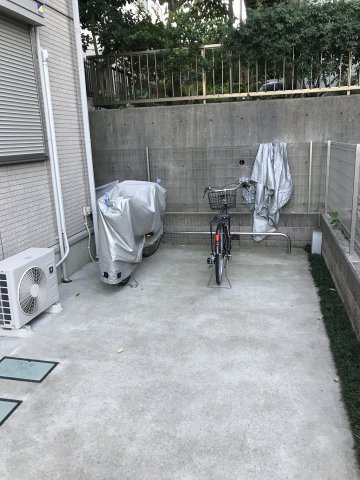 ソレアードの駐車場