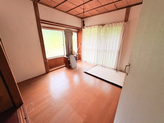 竹田市次倉　平屋建ての洋室