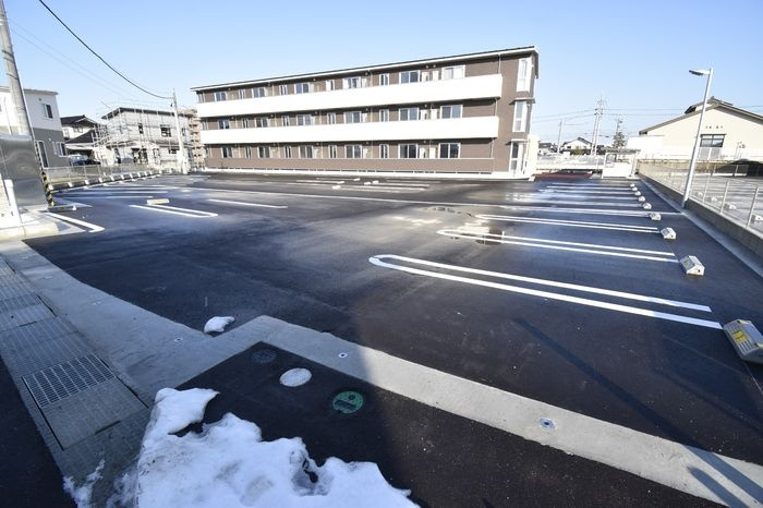 フローリッシュの駐車場