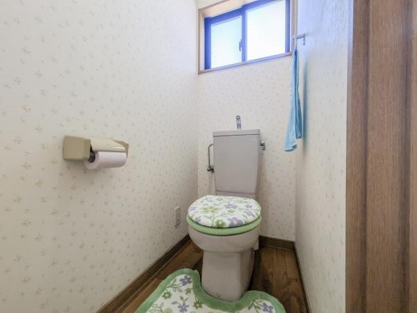 大分市横塚２丁目の中古一戸建のトイレ|2階にもトイレを完備し、朝の混雑知らず。
生活動線を考えた便利な間取りです。