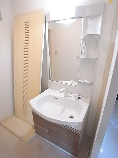 尼崎市東園田町２丁目の賃貸マンションの洗面所