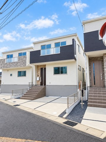 戸建 宇治市大久保町上ノ山の外観|シンプルながらアクセントの効いた外観で、飽きのこない住まいに仕上がっています。