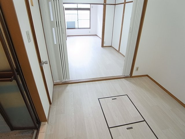 久保町4丁目貸家の設備|床下収納完備