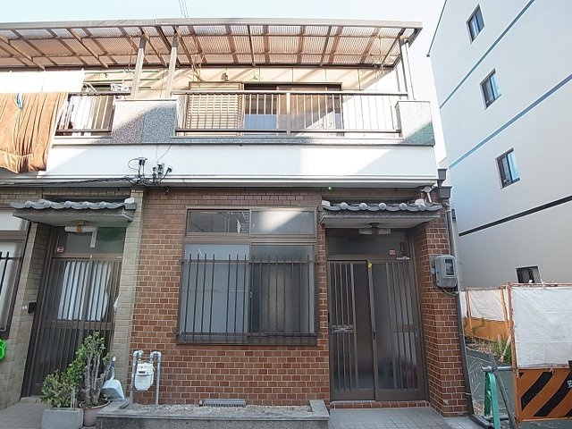 久保町4丁目貸家の外観|新長田駅までのアクセス良好な連棟戸建て