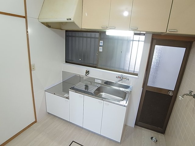 久保町4丁目貸家のキッチン|コンロ設置可能な広めのキッチン