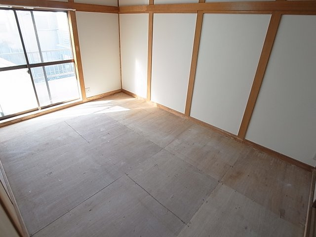 久保町4丁目貸家の和室|２Fには今から新しい畳が入ります