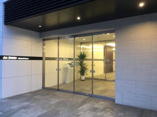 ラ・フォンテ博多駅南のエントランス