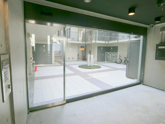 フォルス池上のエントランス
