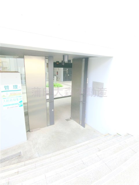 フォルス池上のエントランス