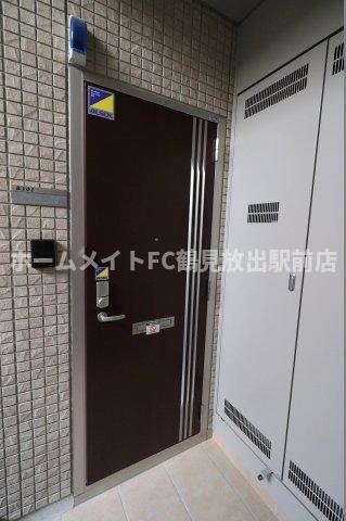 インペリアルカーサB棟の玄関