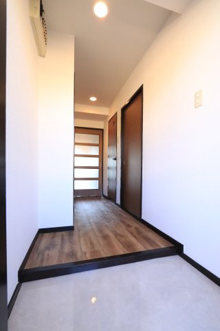シェモア当知の玄関|※別部屋のお写真で、現況優先と致します。