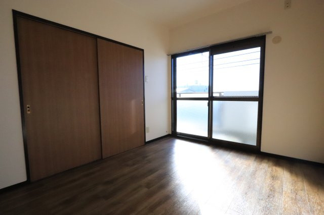 シェモア当知の洋室|※別部屋のお写真で、現況優先と致します。