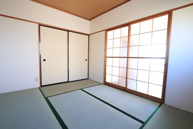 シェモア当知の和室|※別部屋のお写真で、現況優先と致します。