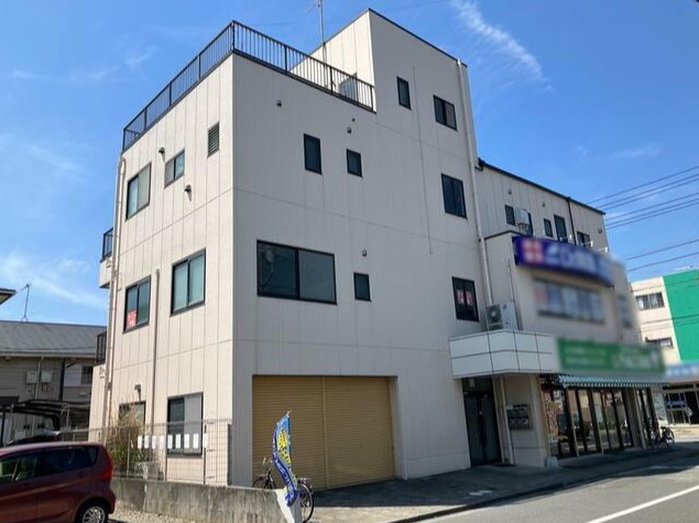 小泉ビルの外観