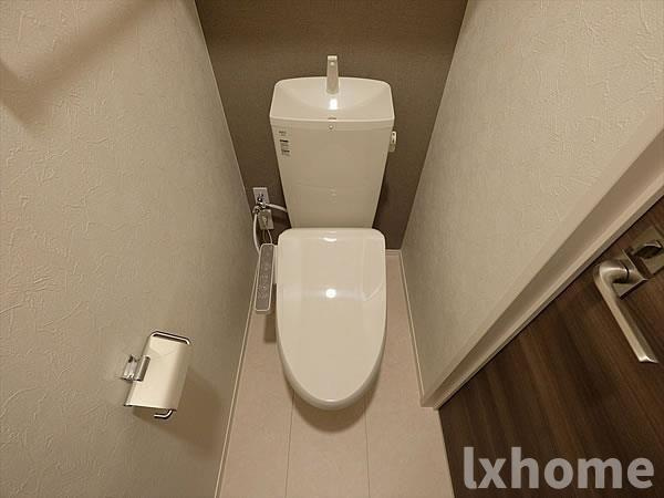 シプレコート茨木のトイレ|落ち着いた色調のトイレです