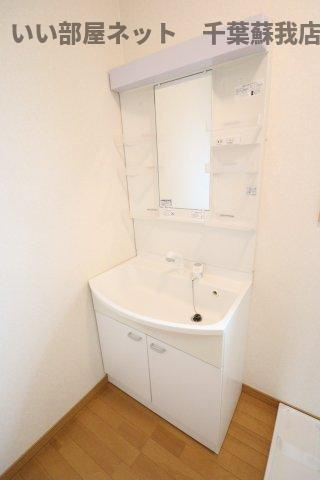 メゾンアーツYK　七番館の洗面所|コンパクトで使いやすい洗面所
