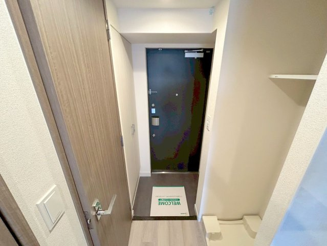 スプランディッド新大阪WESTの玄関