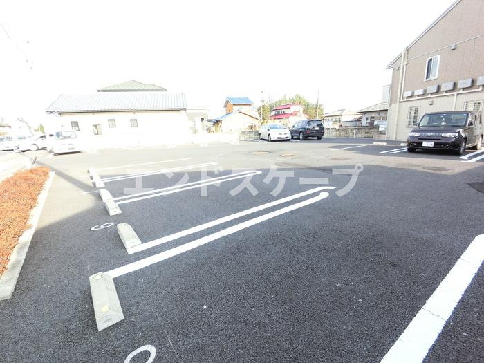 セレーナの駐車場|高崎、前橋、伊勢崎エリアのお部屋探しはエンドスケープまで！お客様の理想お聞かせ下さい♪