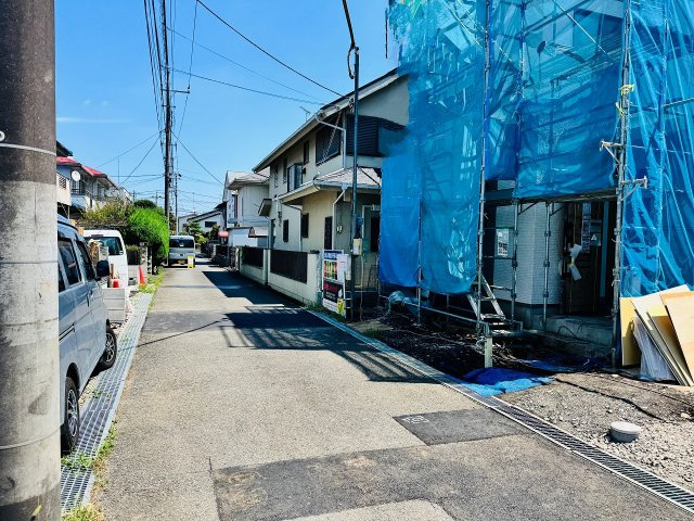 八王子市　富士見町　新築一戸建ての前面道路含む現地写真|～北側4ｍ道路に面しています～