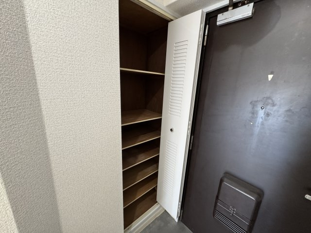豊中市南桜塚４丁目の賃貸マンションの収納