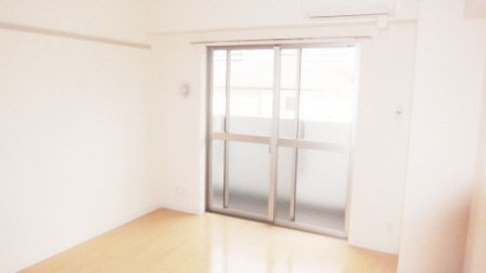 ポポラーレ船橋の内装|エアコン付きのお部屋です