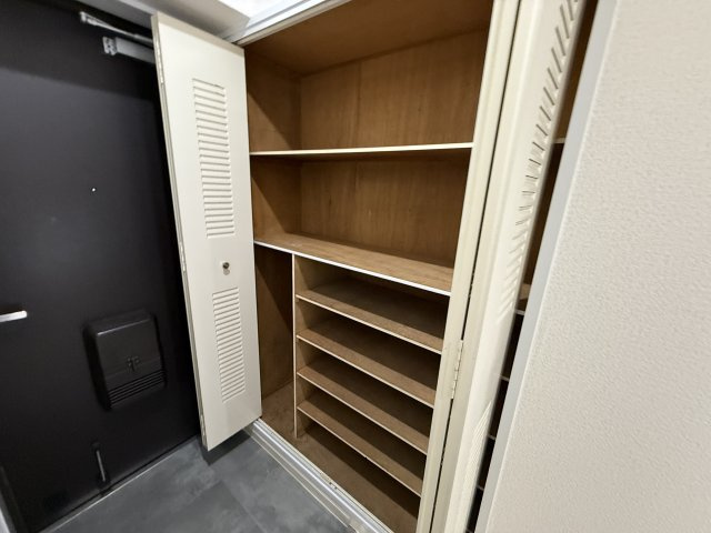 豊中市南桜塚４丁目の賃貸マンションの収納