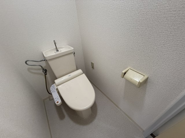 豊中市南桜塚４丁目の賃貸マンションのトイレ