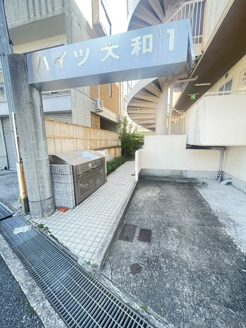 尼崎市武庫町２丁目のアパートのエントランス