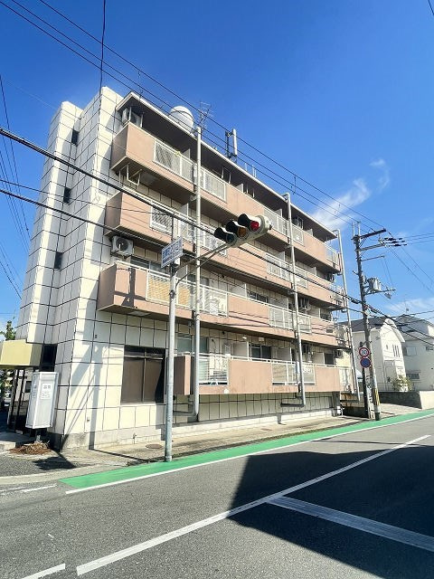尼崎市武庫町２丁目のアパートの外観