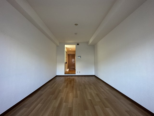 【寝室】ノベラ海岸通