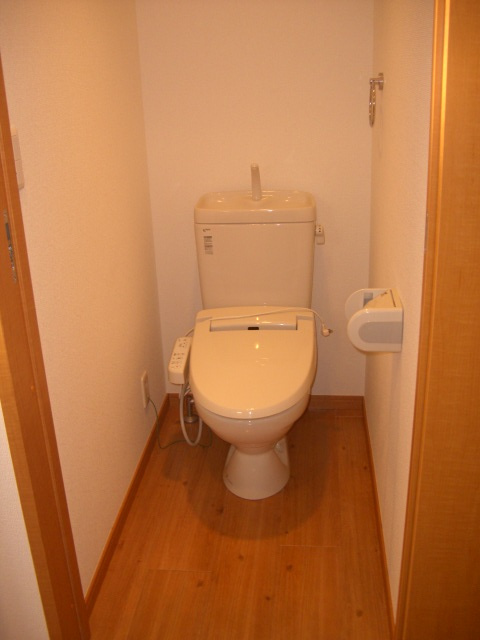グランソーレのトイレ|落ち着いた色調のトイレです