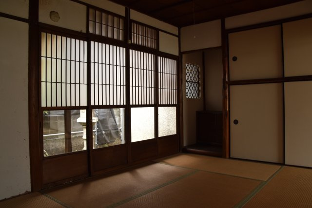 船岡山の麓 洋の香る京町家の和室