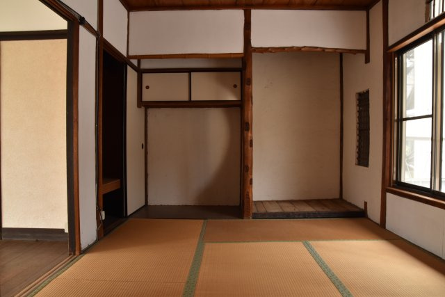 船岡山の麓 洋の香る京町家の和室
