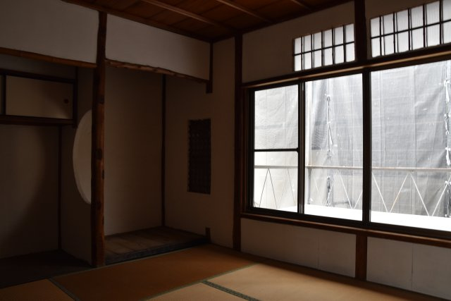 船岡山の麓 洋の香る京町家の和室