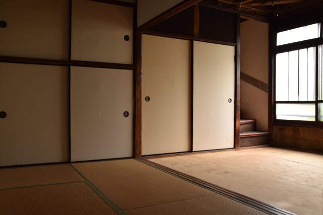 船岡山の麓 洋の香る京町家の和室
