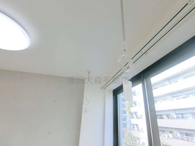 ラヴィエール羽田スカイゲートの設備|室内物干し竿取り付け器具