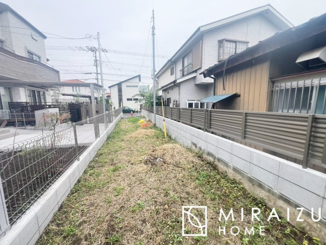 【前面道路含む現地写真】 | 運転が不安な方も安心な前面道路、きちんと幅員のある道路は女性にも安心です。整備されている道路は気持ちも良いですね♪