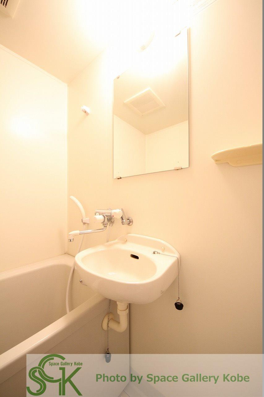 学園カレッジハイツの洗面所|※お部屋により仕様が異なる可能性があります。