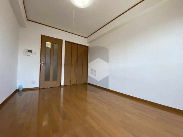 グランディ小阪の居間・リビング