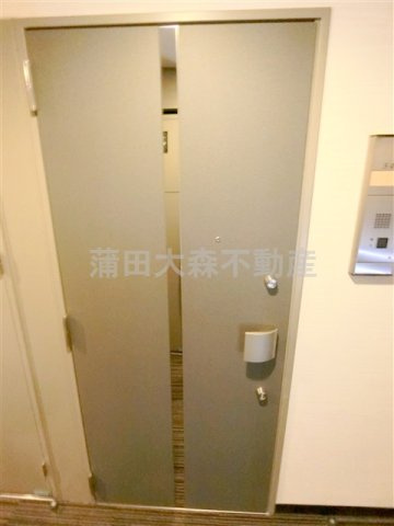 スカイコート蒲田壱番館の玄関