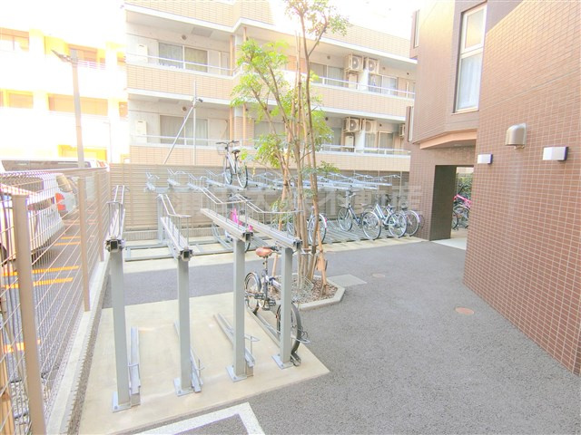 スカイコート蒲田壱番館のその他共用部分|ラック式の駐輪場　空き状況等詳細はお問合せください。