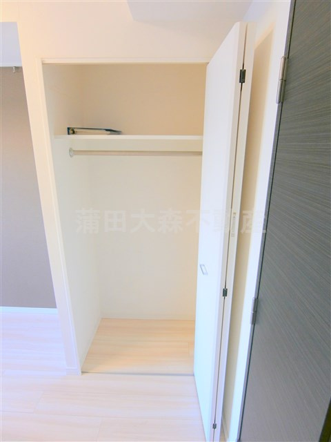 スカイコート蒲田壱番館の収納|収納　1メートル程の使いやすいウォークインクローゼット