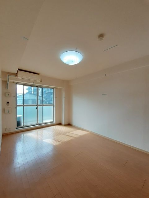 アルカディア世田谷の居間・リビング|こちらの居間で趣味の時間をお楽しみください