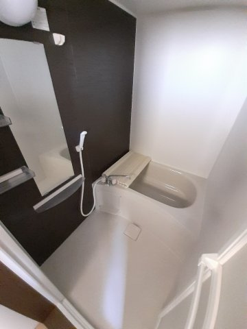 コンフォルティ御茶山の浴室