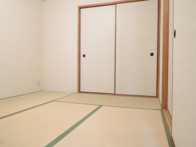 高槻市川西町１丁目の賃貸マンションの和室