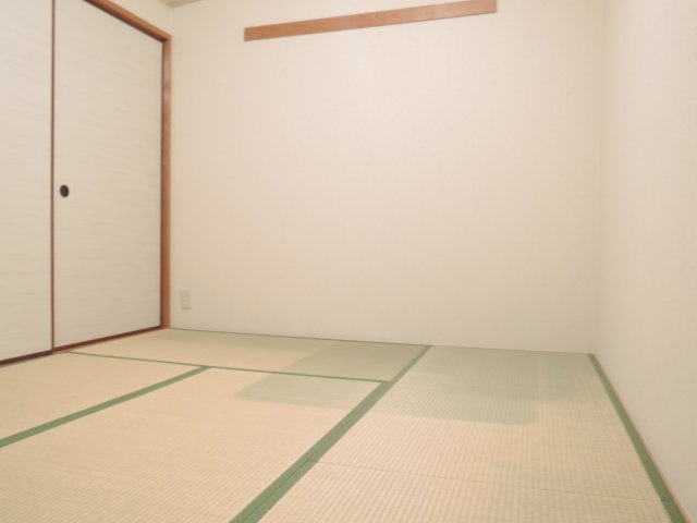 高槻市川西町１丁目の賃貸マンションの寝室